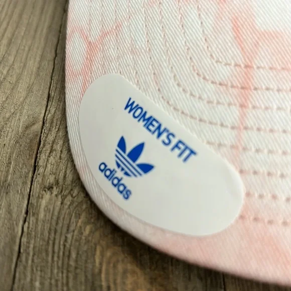Adidas Originals Women’s hat - NEW - Picture 3 of 11